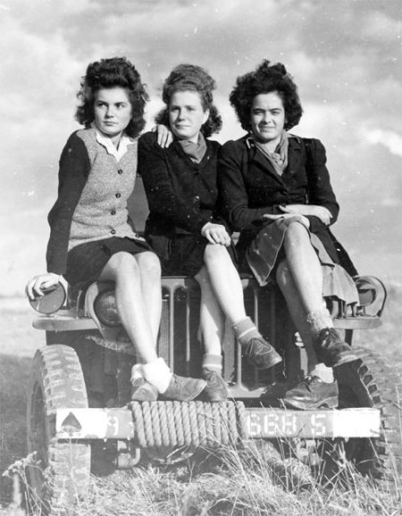 girls on jeep