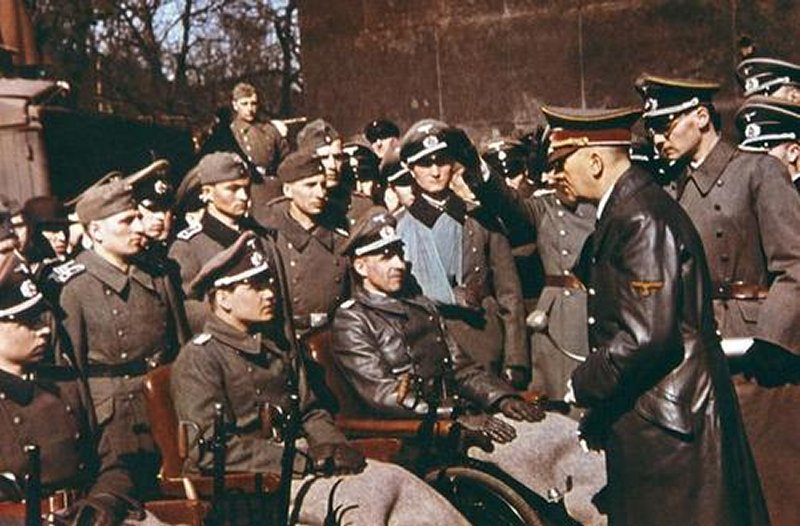 hitler visits troops